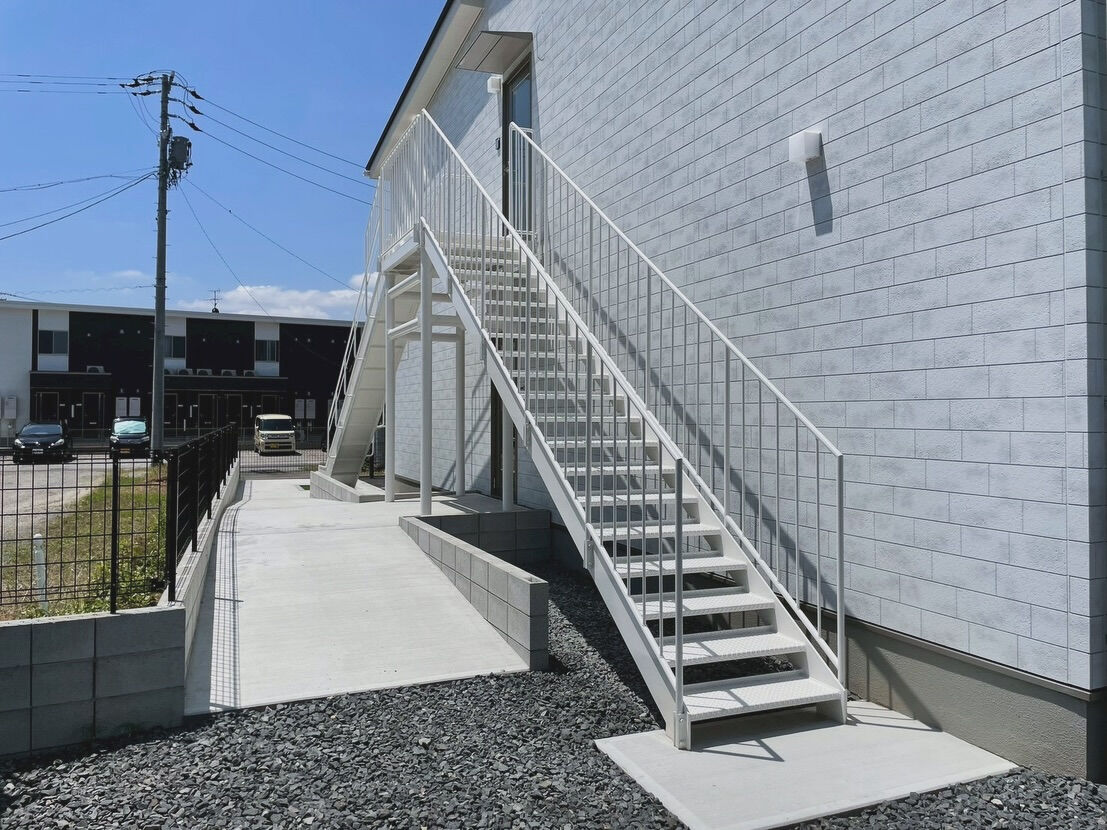 避難器具周辺の土間打設を施行しました！