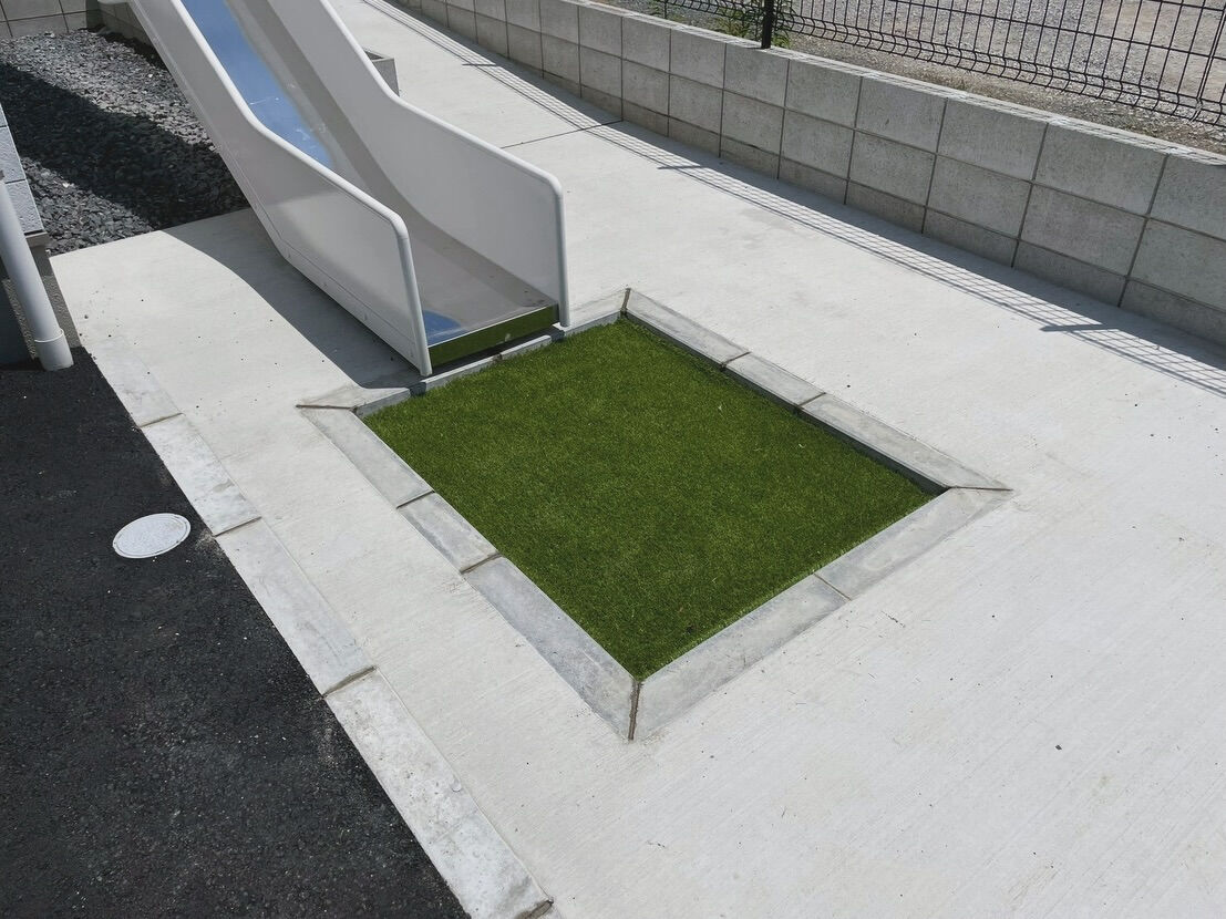 避難器具周辺の土間打設を施行しました！